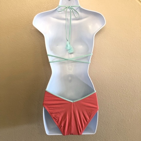 Vince Camuto Cutout Contrast Binding Monokini One Piece Swimsuit Size S - Picture 2 of 15